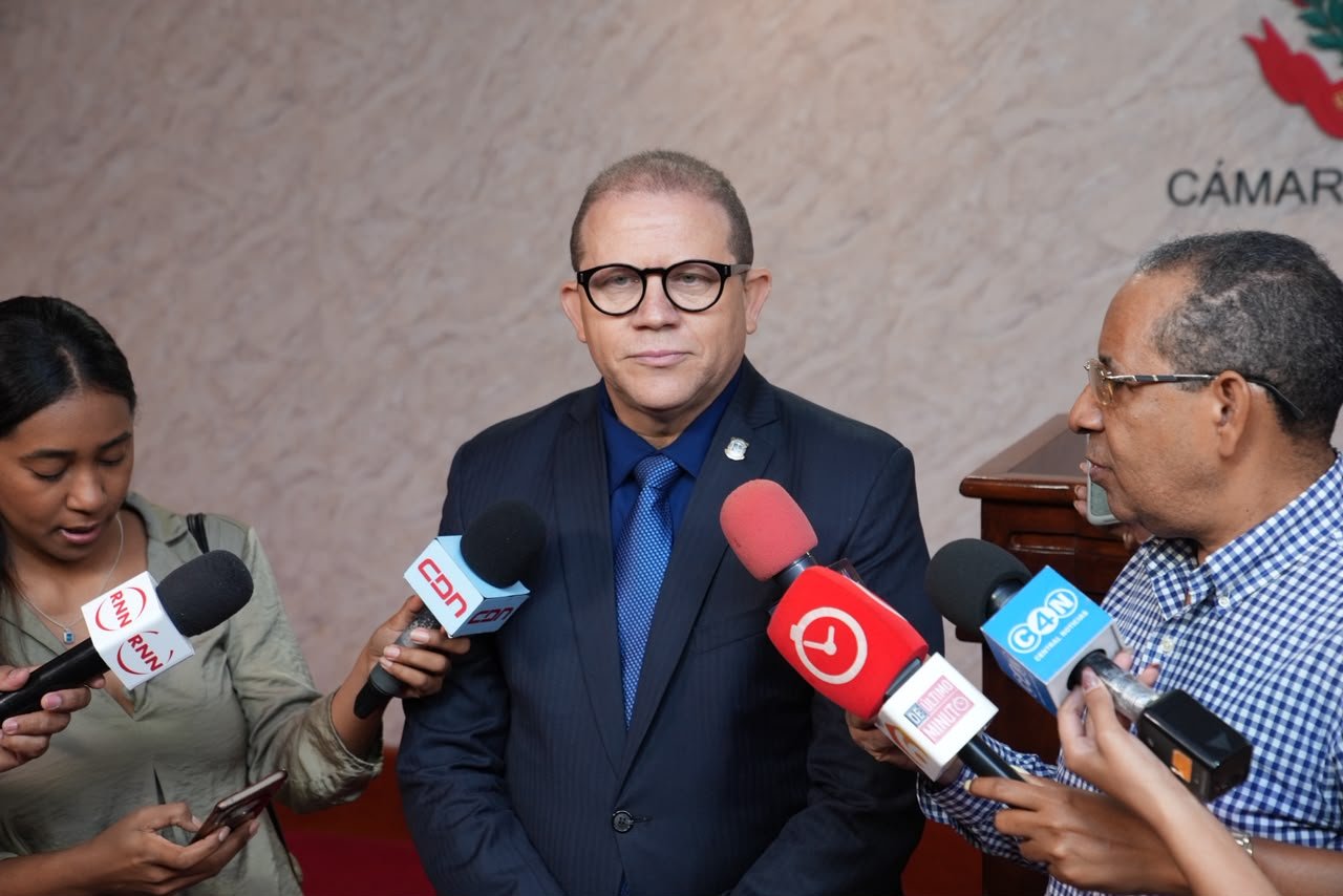 Rafael Castillo recibe respaldo de la dirigencia de la Fuerza del Pueblo para aspirar a la Alcaldía de Santo Domingo Este