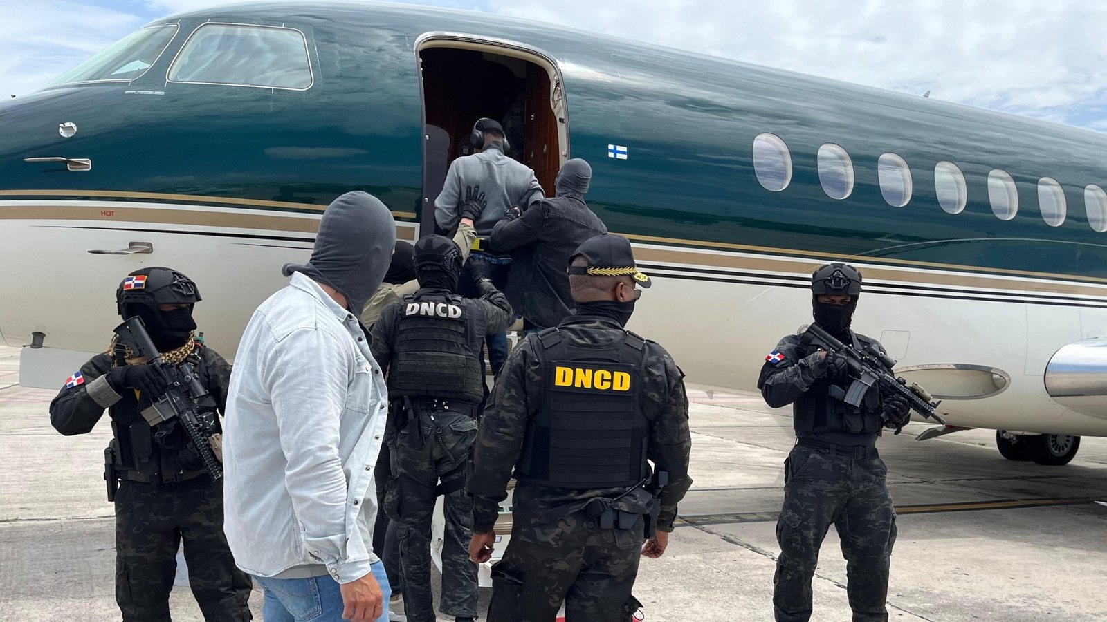 RD coopera con Países Bajos en investigación contra hombre vinculado al narcotráfico, lavado, y sicariato