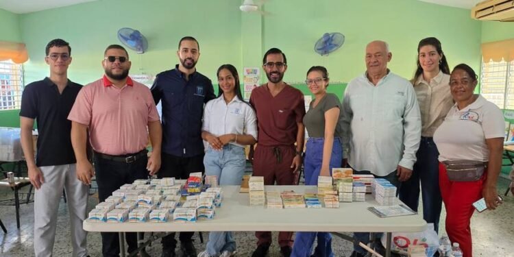 Dr. Luis Antonio Cruz encabeza gran operativo médico en Los Peralejos para acercar servicios de salud a las familias dominicanas