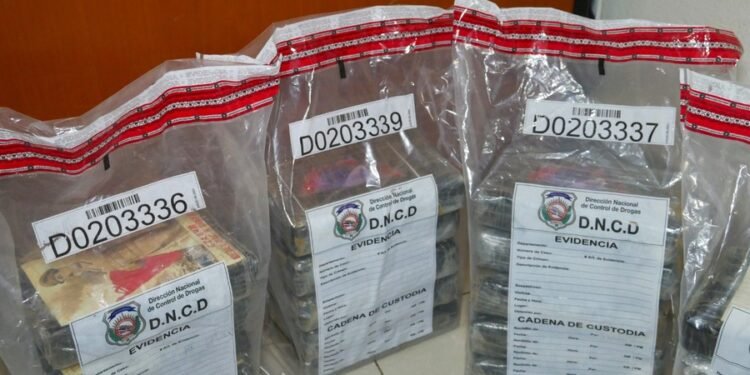 DNCD apresa a ciudadano español que intentó salir del país con 20 paquetes de cocaína