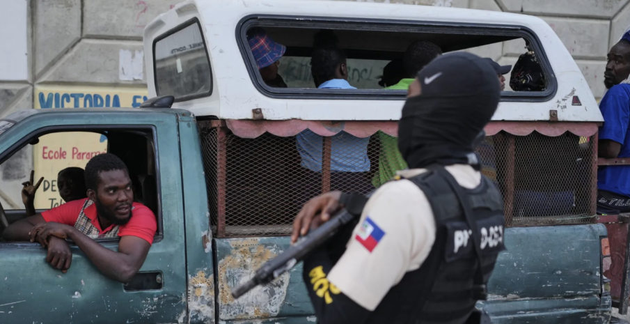 Fuerza antipandillas advierte a criminales que cumplirá mandato en Haití pese a violencia